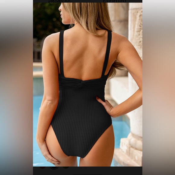 Cupshe black one piece swimsuit - Picture 3 of 3